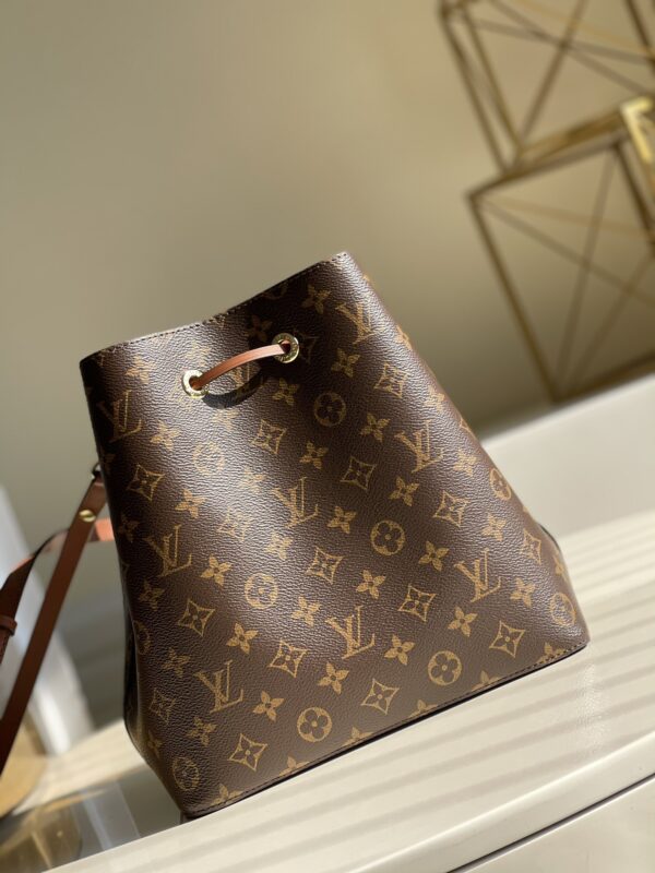 LV NEONOE MM M44887 LOUIS VUITTON