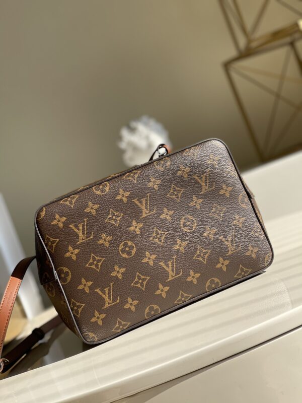 LV NEONOE MM M44887 LOUIS VUITTON