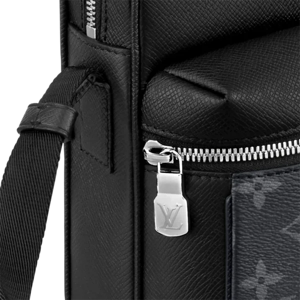 LV Outdoor Messenger M30233 LOUIS VUITTON